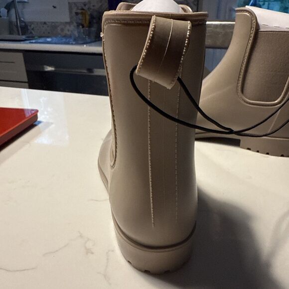 A New Day Women's Taupe Chelsea Rain Boots Size 9 Waterproof - Picture 5 of 11